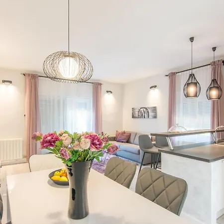 House Moonstone Feriehus *