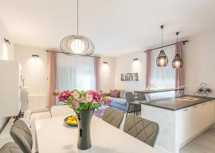 House Moonstone Holiday home *